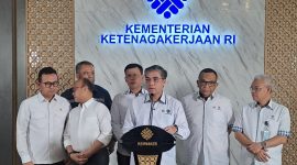 Menaker Yassierli saat paparkan program magang. (foto: lazir, rentak.id)