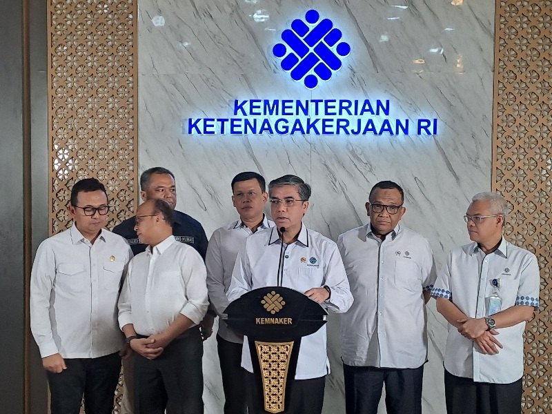 Menaker Yassierli saat paparkan program magang. (foto: lazir, rentak.id)