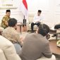 Mendes PDT Yandri Susanto bersama Wakil Menteri Ahmad Riza Patria mengunjungi Kantor Kementerian PPNBappenas. (dok. kemendes)