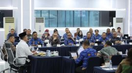 Nusron Wahid memimpin Rapat Pimpinan (Rapim) bersama jajaran pusat dan daerah. (dok. rentak.id)