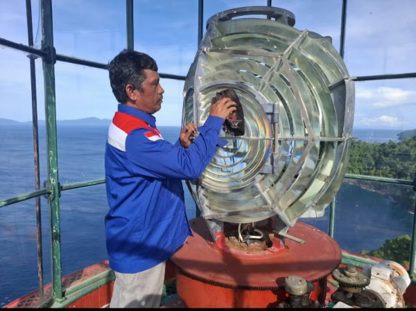Willem’s Toren mercusuar bersejarah yang terletak di Pulau Breueh. (dok. rentak.id)