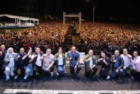 AHY dalam Pesta Rakyat 2 di kawasan Pohon Kasih Megamas, Manado. (dok. rentak.id)