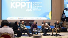 Dirjen Dikti Khairul Munadi saat beberkan bahwa tema besar KPPTI. (dok. kemendiktisaintek)
