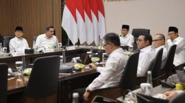 Mendes PDT Yandri Susanto saat menghadiri Rapat Koordinasi tingkat Menteri yang dipimpin Menko PM Muhaimin Iskandar di Kantor Kemenko PM. (dok. rentak.id)