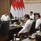 Mendes PDT Yandri Susanto saat menghadiri Rapat Koordinasi tingkat Menteri yang dipimpin Menko PM Muhaimin Iskandar di Kantor Kemenko PM. (dok. rentak.id)