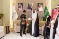 Menteri Haji dan Umrah RI Mochammad Irfan Yusuf dengan Menteri Haji dan Umrah Arab Saudi Tawfiq bin Fawzan Al-Rabiah. (dok. rentak.id)