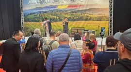 Penampilan Tim Kesenian Indonesia pada Pameran Pariwisata Rumania di Bucharest, Rumania, 20-23 November 2025 (dok. rentak.id)