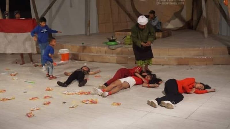 Salah satu pementasan Teater Imago Medan, Joget Kurcaci (dok. rentak.id)