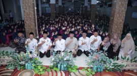 Wamendes Ariza dalam acara Hari Santri 2025 Santri untuk Negeri. (foto. kemendes)