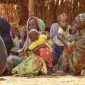 Keluarga yang mengungsi dari El Fasher, ibu kota Darfur Utara, mencari perlindungan di Tawila (foto. united nations)