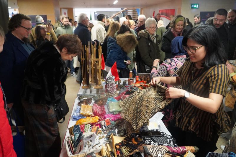 IWA Charity Bazaar yang digelar International Women’s Association (IWA) Rumania di Bucharest (Dok. Dubes Rumania)