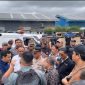 Jerry Nababan sedang menjelaskan kepada Kuasa Hukum PT. JIEP (dok. pribadi)
