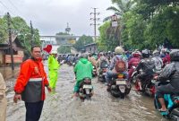 Banjir di Daan Mogot, Jakarta Barat (foto. x.com@SonoraFM92)