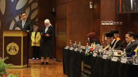 Direktur Utama Perum BULOG, Letjen TNI (Purn) Ahmad Rizal Ramdhani, resmi meraih gelar Doktor setelah menjalani Sidang Terbuka Promosi Doktor di Universitas Indonesia. dok. rentak.id)