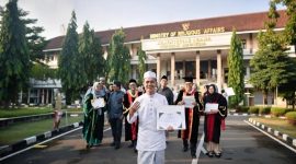Ilustrasi mendapat beasiswa S2-(ilustreasi oleh ai - rentak.id)