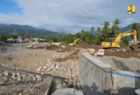 Kemen PU lakukan pemulihan pascabanjir di Sungai Air Dingin, Kota Padang. (dok. pu)