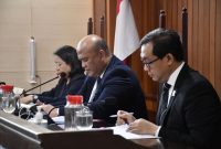 Ketua Majelis Komisi Hilman Pujana bersama Anggota Majelis Mohammad Reza dan Eugenia Mardanugraha (dok. kppu)