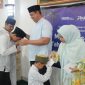 Perum BULOG menggelar doa bersama yang berlangsung khidmat di Masjid Al-Balag, kompleks Perumahan BULOG Pos Pengumben. (dok.rentak)