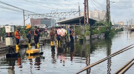 Banjir di Jalur Rel KA hambat perjalanan. (dok.rentak.id)