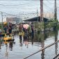 Banjir di Jalur Rel KA hambat perjalanan. (dok.rentak.id)