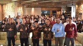 Wamen Diksamen Atip Latipulhayat saat konsolidasi Kemitraan Strategis Industri, LKP, dan Dinas Pendidikan yang digelar di Bali. (dok. rentak.id)