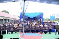 Wamendikdasmen Atip Latipulhayat saat meresmikan hasil revitalisasi 24 satuan pendidikan di Kabupaten Tasikmalaya. (dok. rentak.id.)