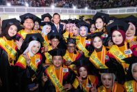 AHY bersama Wisuda ke-182 UNSRI (dok. rentak.id)