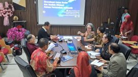 Irene dalam Focus Group Discussion (FGD) bertajuk “Eksaminasi Lintas Rezim dan Analisis Efisiensi Hukum Pertanahan Indonesia” di Gedung H Universitas Trisakti, Jakarta (foto. lazir)