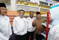 Mendes PDT Yandri Susanto meminta pemerintah menghentikan penerbitan izin baru pendirian minimarket di desa (dok. rentak.id)