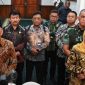Menhub Dudy Purwagandhi dan Gubernur Jatim Khofifah Indar Parawansa. (dok. rentak.id)