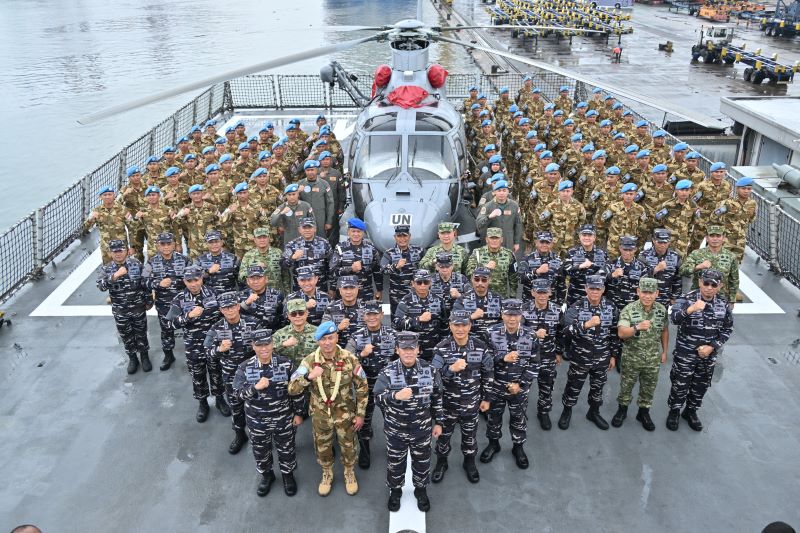 Satgas Maritime Task Force (MTF) TNI Kontingen Garuda XXVIII-P-UNIFIL itu disambut langsung Kepala Staf TNI AL (Kasal) Laksamana TNI Dr. Muhammad Ali di Dermaga Kolinlamil, Jakarta Utara. (dok.dispenal)