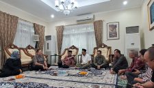 Mendikdasmen Abdul Mu’ti saat bincang dengan anggota dan pengurus Fortadik (foto. lazir)