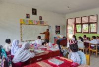 Murid-murid SD sedang belajar (dok. rentak.id)
