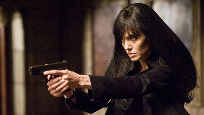 Angelina Jolie dalam film Salt (foto. istimewa)