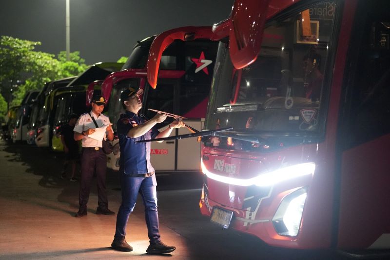 Direktorat Jenderal Perhubungan Darat saat inspeksi keselamatan (dok. kemenhub)