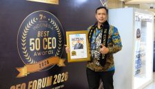 Direktur Utama Perum BULOG, Letnan Jenderal TNI (Purn) Dr. Ahmad Rizal Ramdhani, meraih penghargaan Indonesia Best 50 CEO Awards 2026 (dok. bulog)
