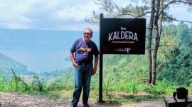 H. Amsyal di kaledta Toba (dok. rentak.id)