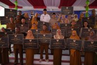 Wakil Menteri Pendidikan Dasar dan Menengah, Atip Latipulhayat, meresmikan revitalisasi 30 satuan pendidikan dari jenjang dasar hingga menengah. (foto. kemendikdasmen)