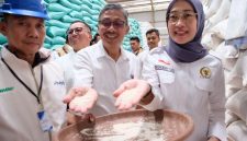 Ketua Komisi VI DPR Anggia Ermarini dan Pemerintah Kabupaten Tulungagung (dok. blug)