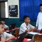 Mendikdasmen Abdul Mu’ti tinjau Pelaksanaan Tes Kemampuan Akademik (TKA) di SDN Cipayung 01 Ciputat, Tangerang Selatan. (dok. kemendikdasmen)