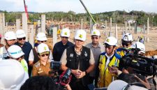 MenkoAHY saat meninjau Sekolah Rakyat (dok. rentak.id)