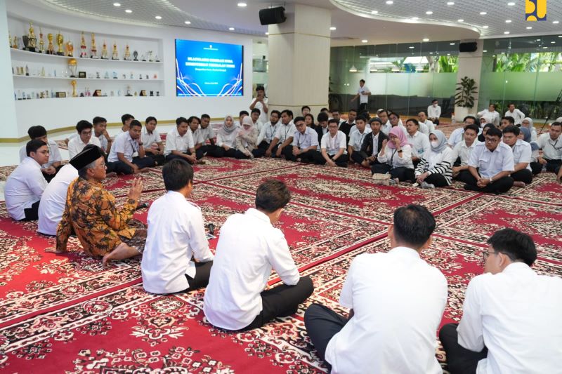 Menteri PU Dody dalam kegiatan Silaturahmi Generasi Muda Kementerian PU. (dok. pu)