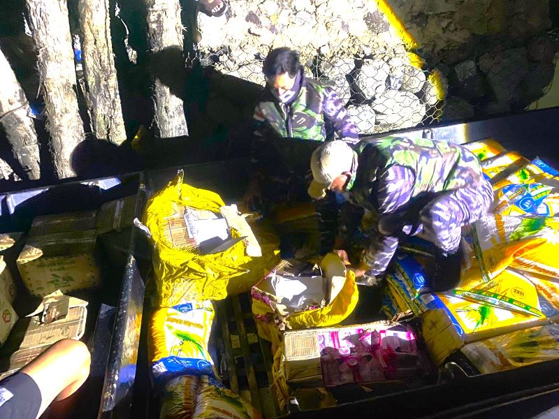 TNI amankan penyelundupan ribuan kosmetik ilegal (foto. dispenal)