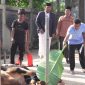 Direktur Utama Perum BULOG Ahmad Rizal Ramdhani menyaksikan penyembelihan hewan Qurban (dok. bulog)