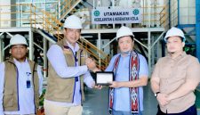 Direktur Utama Perum BULOG, Letnan Jenderal (Purn) Rizal Ramdani S.Sos, SH. M.Han., didampingi Pemimpin Wilayah BULOG DKI Jakarta dan Banten, Taufan Akib, menerima langsung kunjungan kerja Ketua Komisi III DPR. (dok. bulog)