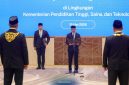 Mendiksaintek Brian Yuliarto, resmi melantik sejumlah pimpinan perguruan tinggi negeri (dok. kemendiksaintek)