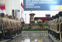 Menko Polkam Jenderal TNI (Purn.) Djamari Chaniago di hadapan para calon perwira Polri (dok. polkam)