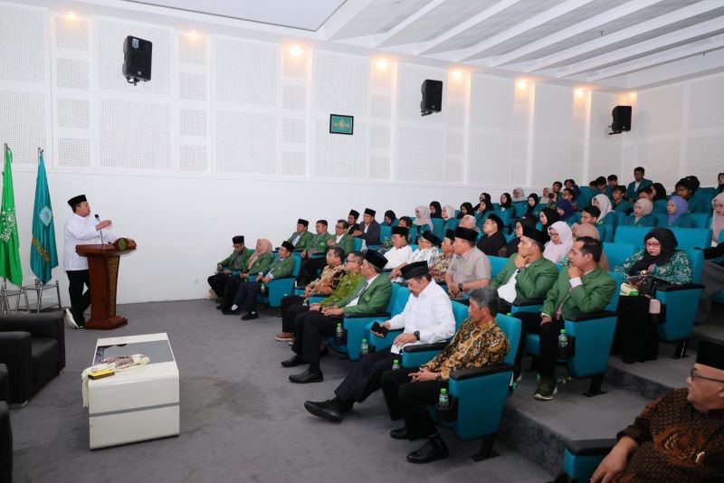 Menteri ATR-BPN Nusron Wahid, saat memberikan kuliah umum di Universitas Wahid Hasyim. (dok. rentak.id)