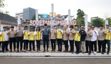 Menteri Koordinator Bidang Infrastruktur dan Pembangunan Kewilayahan, Agus Harimurti Yudhoyono saat meninjau Inlet Sodetan Kali Ciliwung. (dok. rentak.id)