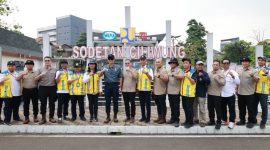 Menteri Koordinator Bidang Infrastruktur dan Pembangunan Kewilayahan, Agus Harimurti Yudhoyono saat meninjau Inlet Sodetan Kali Ciliwung. (dok. rentak.id)